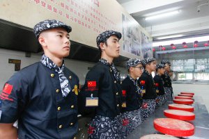 ����������ѵѧУ��ôѡ��Ҫע��ʲô��