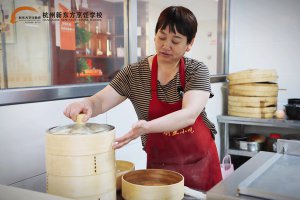 ����͵�����Щ�ؾ�����������͵���Ǯ��