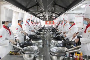 �ں����¶������ѧУѧʲôרҵ��