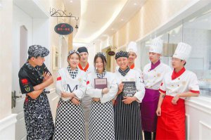 ��ְУ�����ó�Ϊ�㡰�����ѵ�ѡ��