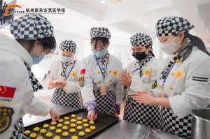 һ��ѧ�決Ҫ����Ǯ��