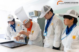 ѧ������ǰ;������ʦ���ְҵ�����жࡰ�㡱�������Ķ��ˣ�