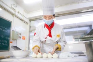 �¶��������ѵѧУ��ѧ��