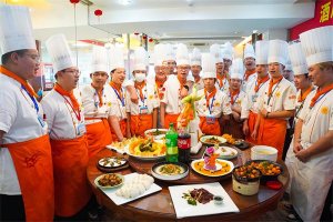  �������ѧ���ڼҳ�����ѵ